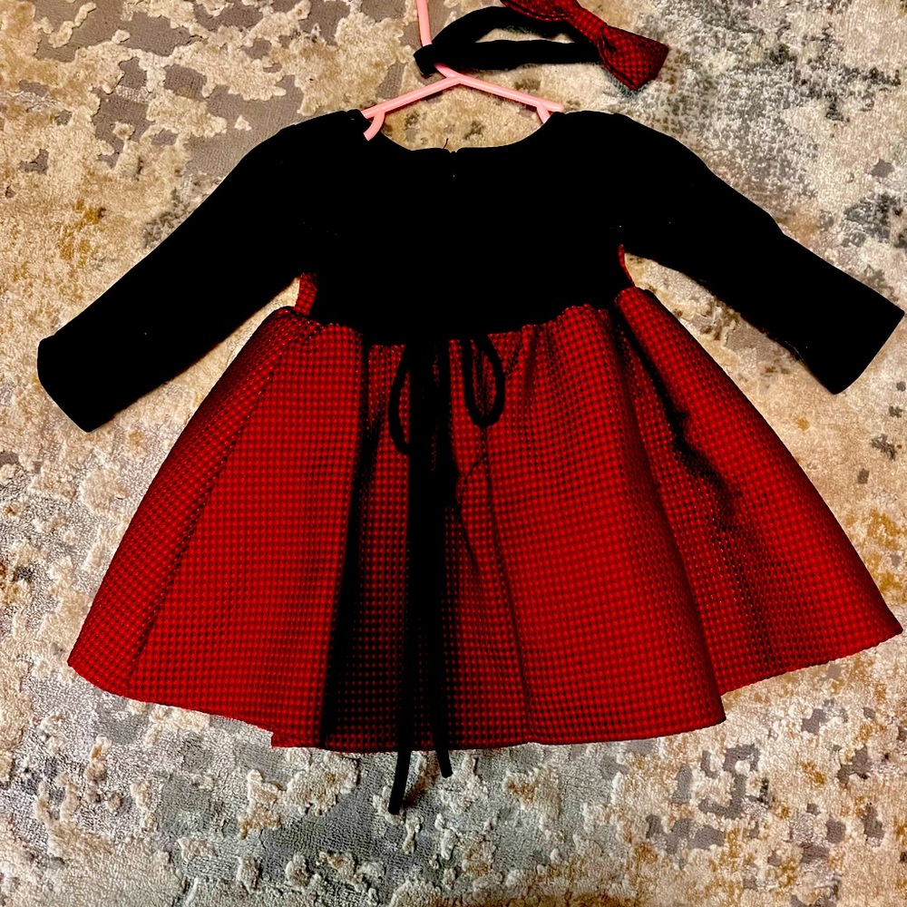 Baby Girl - Holiday Dress - Brand New - worn for a few hours. Matching headband.